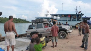 Loading cars boat trips and unload (76)