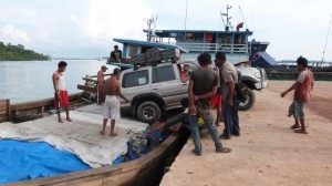 Loading cars boat trips and unload (77)